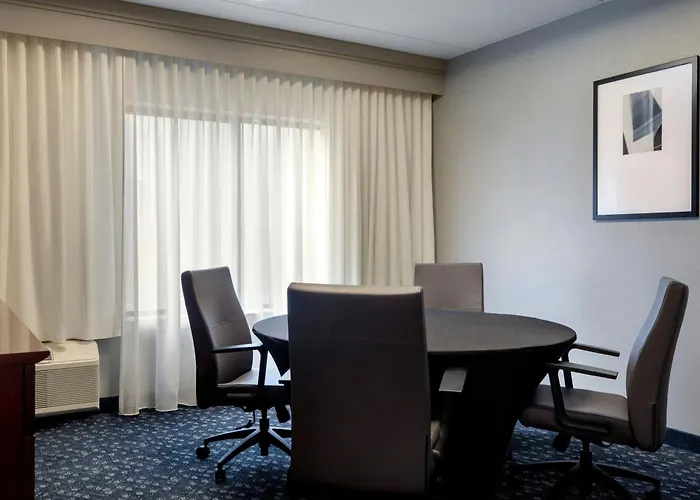 Courtyard By Marriott Pittsburgh Airport Hotel Coraopolis